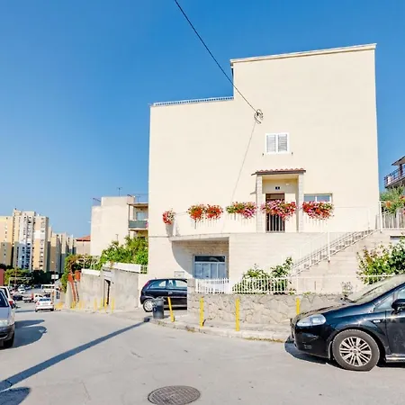 Marko Apartment *